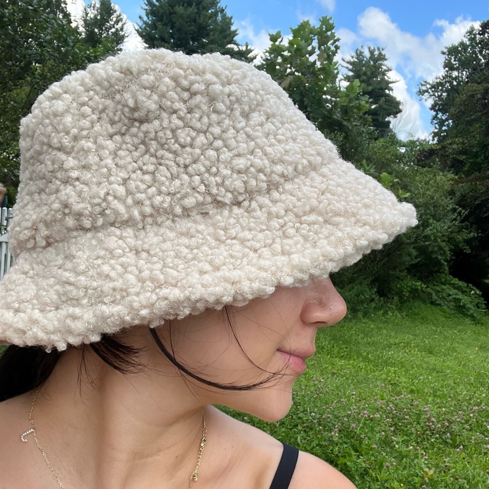Fuzzy faux Sherpa tan bucket hat